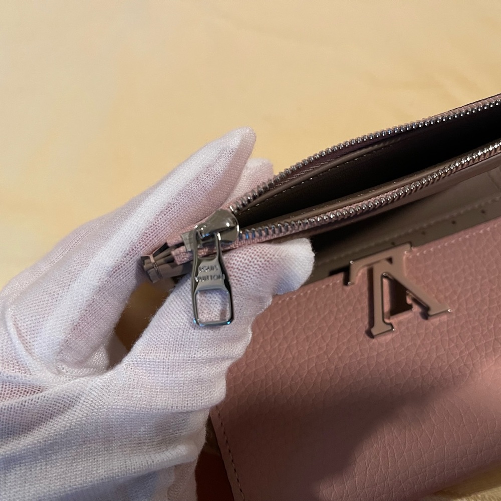 Authentic Louis Vuitton Wallet - Picture 4 of 9